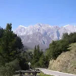 Inn Picos De Europa And Turieno