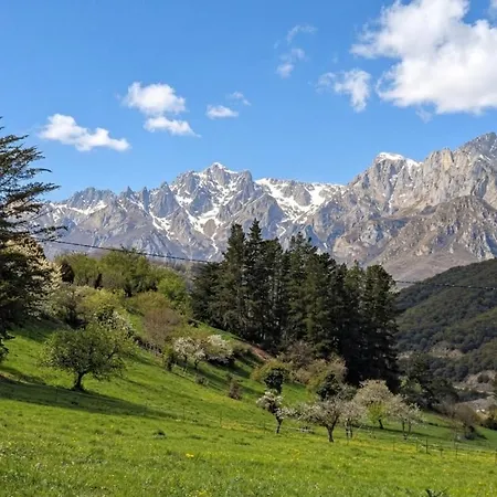 Picos De Europa And Inn