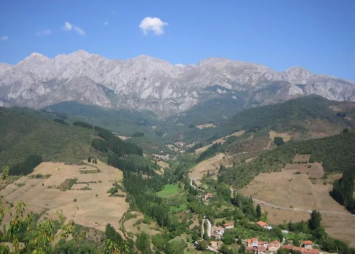 Picos De Europa And Inn Turieno