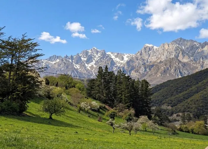 Picos De Europa And Herberg